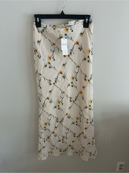 Abercrombie & Fitch Dresses & Skirts - NWT Abercrombie and Fitch Crinkle texture floral print maxi skirt size XX